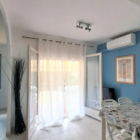 Centrico En Empuriabrava, A 600m De La Playa, Con Balcon Y Aire Acondicionado. - Es-228-188
